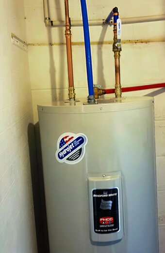 https://stirlinghotwater.com.au/uploads/2025/06/electric-hot-water-system-32554.jpg