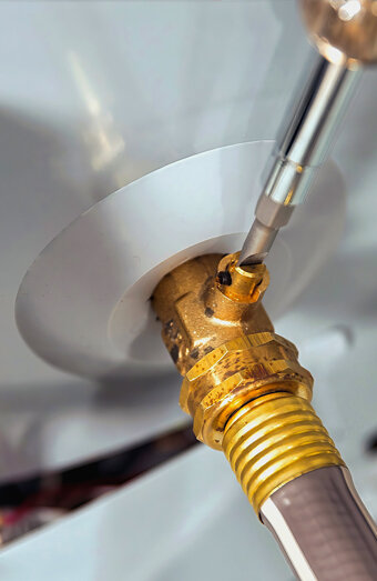 https://stirlinghotwater.com.au/uploads/2025/06/gas-hot-water-system-23833.jpg
