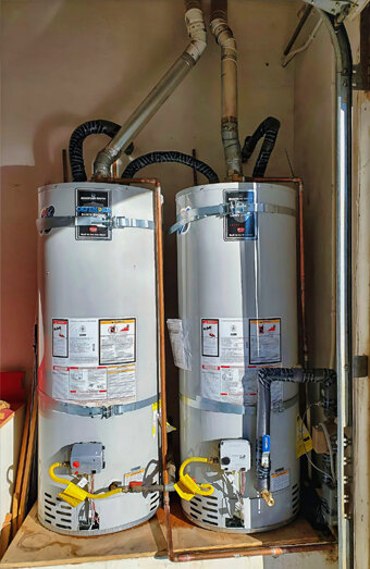 https://stirlinghotwater.com.au/uploads/2025/06/gas-hot-water-system-93779.jpg