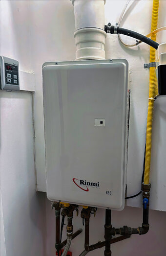 https://stirlinghotwater.com.au/uploads/2025/06/hot-water-87450.jpg
