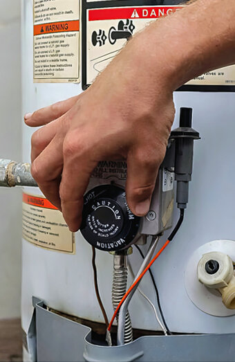 https://stirlinghotwater.com.au/uploads/2025/06/hot-water-servicing-68760.jpg