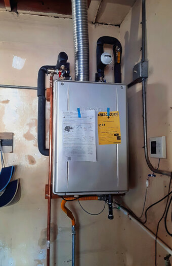 https://stirlinghotwater.com.au/uploads/2025/06/instant-hot-water-systems-51476.jpg
