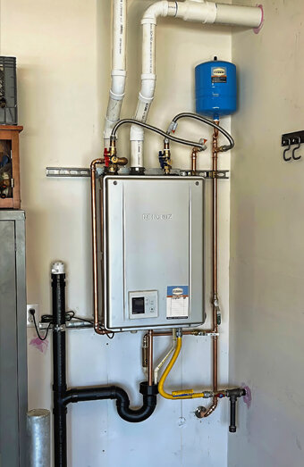 https://stirlinghotwater.com.au/uploads/2025/06/instant-hot-water-systems-98444.jpg